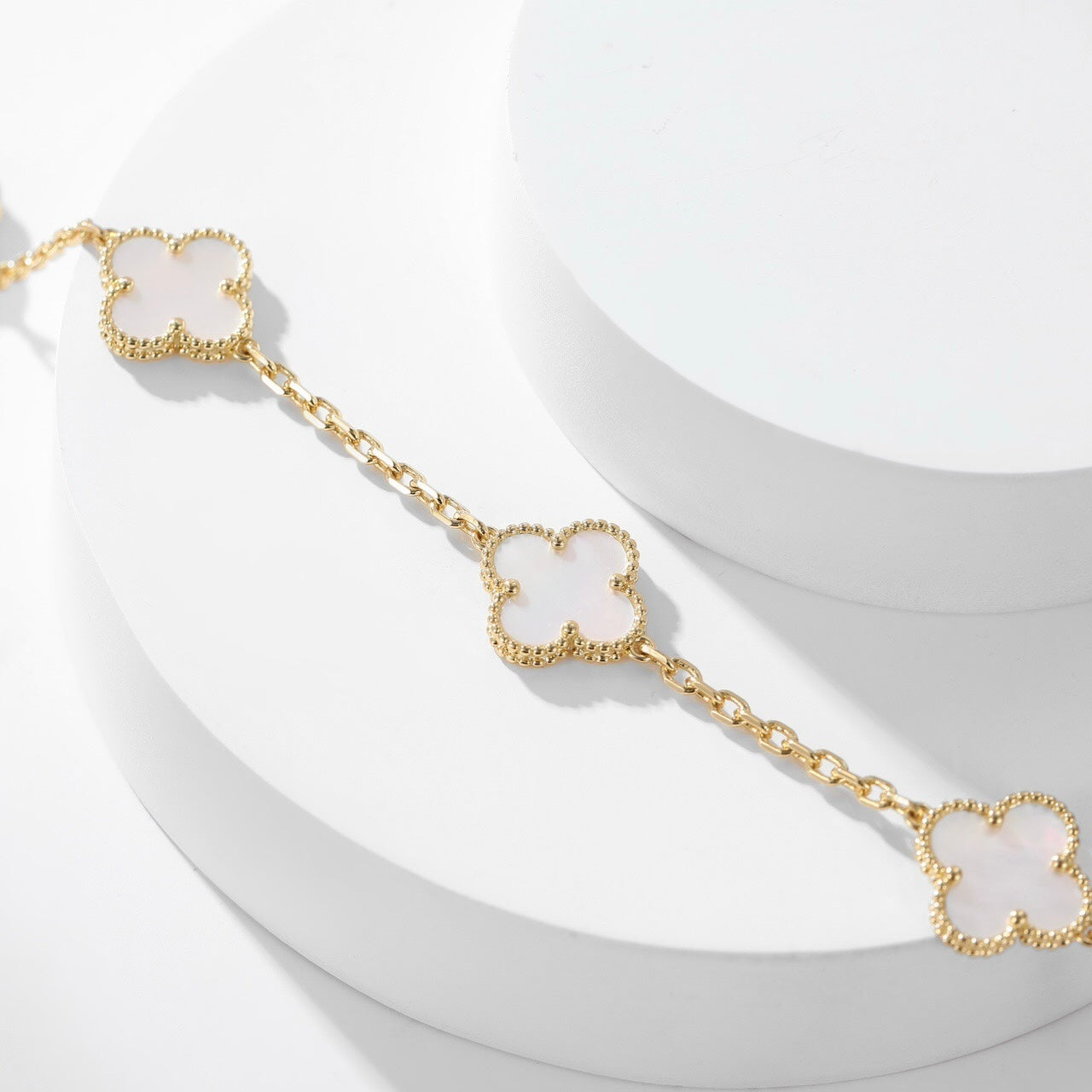 CLOVER 10 MOTIFS WHITE MOTHER OF PEARL NECKLACE