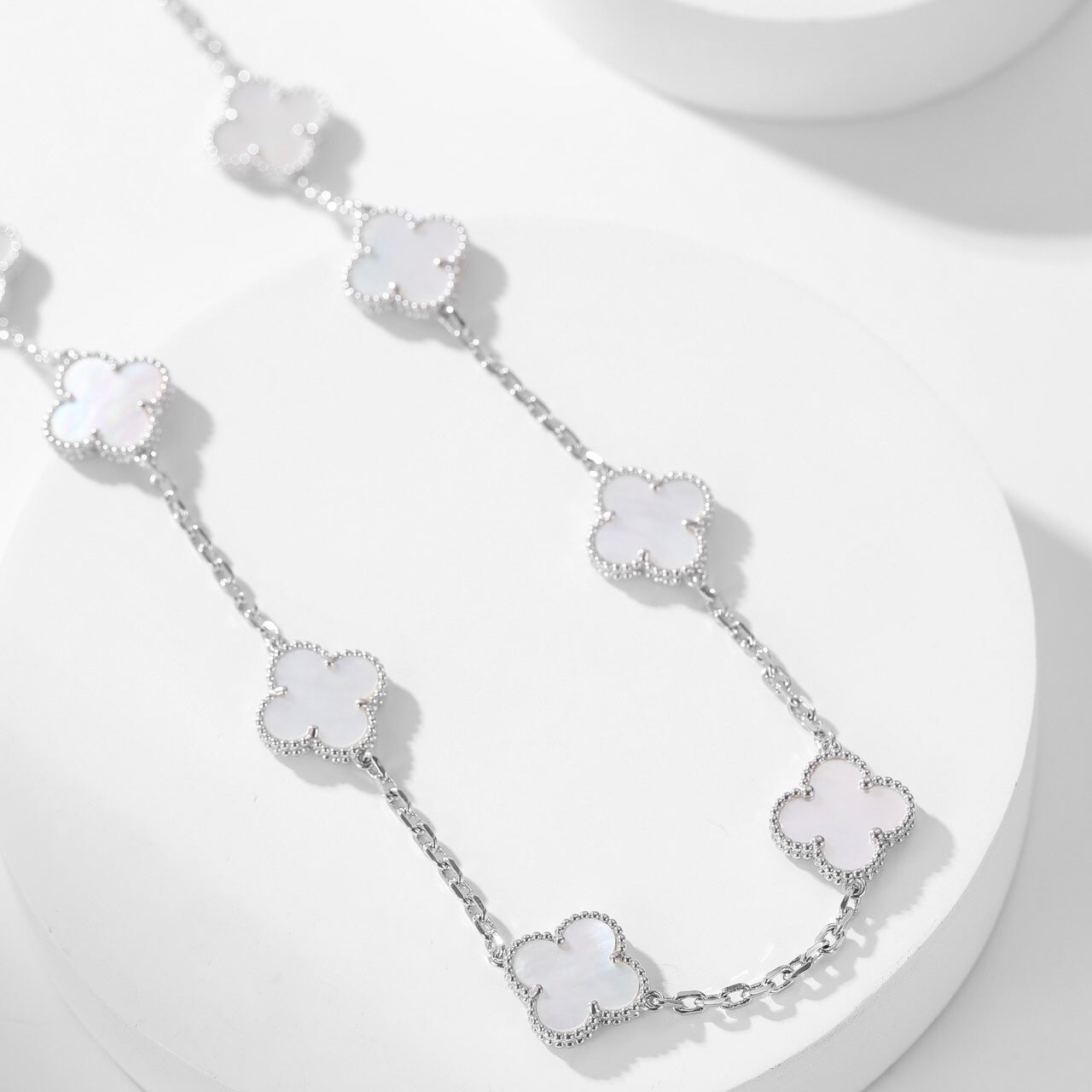 CLOVER 10 MOTIFS WHITE MOTHER OF PEARL NECKLACE