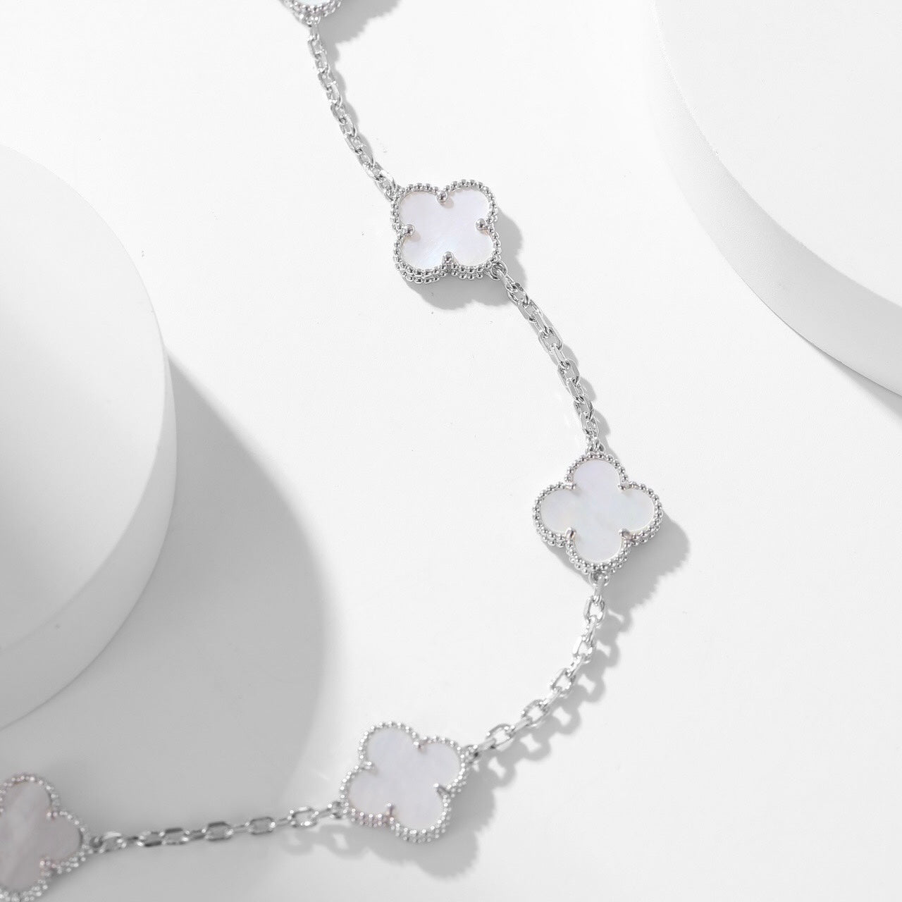 CLOVER 10 MOTIFS WHITE MOTHER OF PEARL NECKLACE