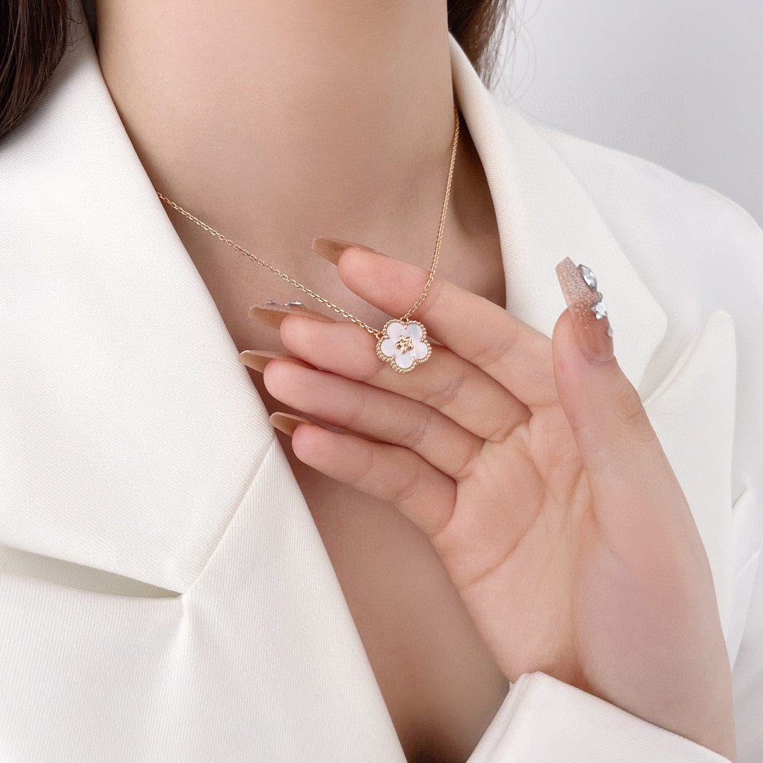 LUCKY  WHITE MOP  PLUM BLOSSOM NECKLACE