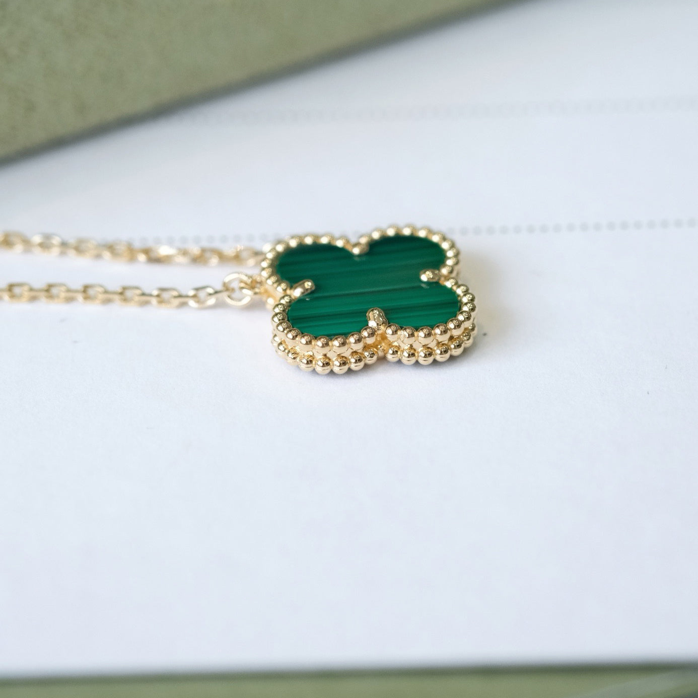 CLOVER 15MM MALACHITE SINGLE FLOWER  NECKLACE