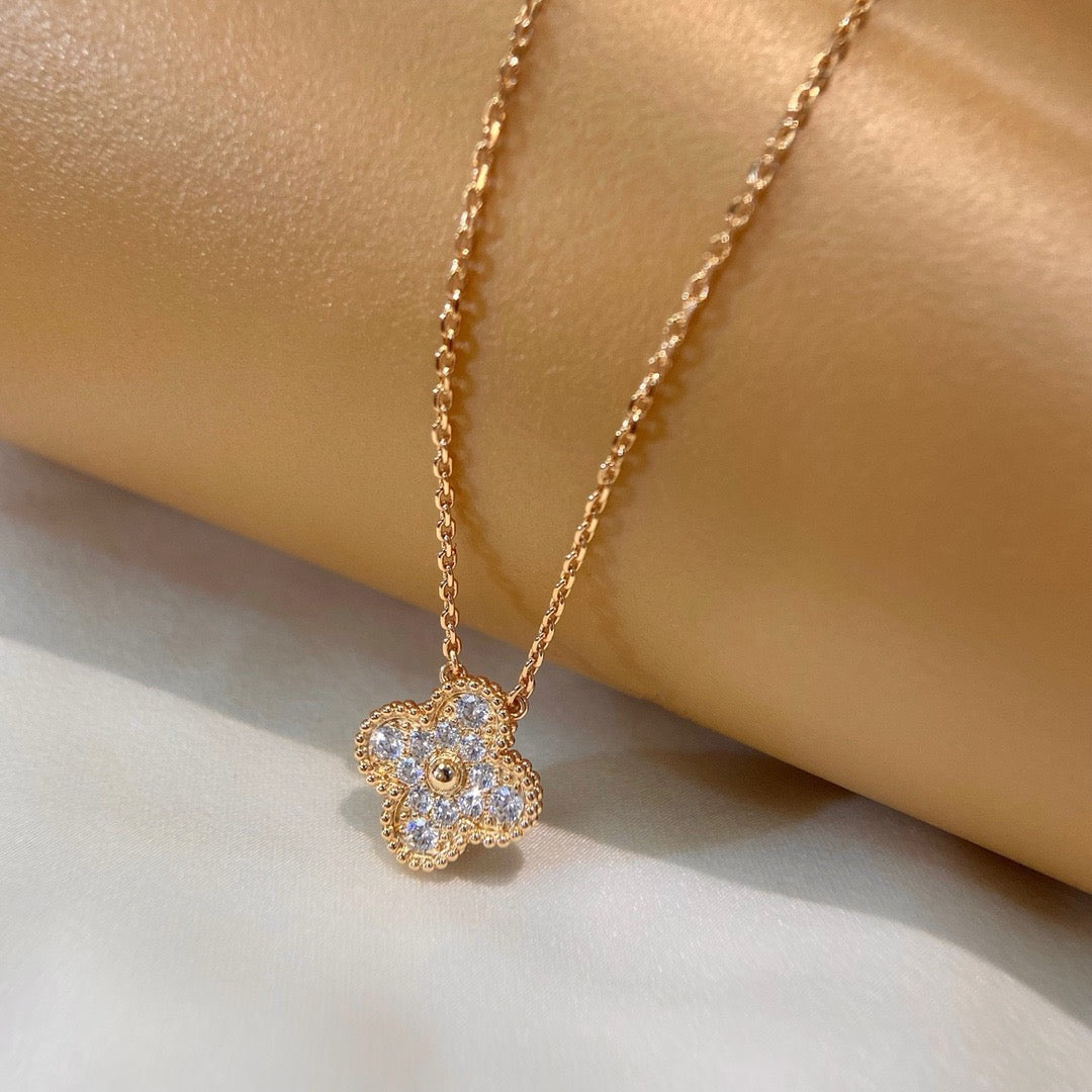 CLOVER 15MM DIAMOND SINGLE FLOWER NECKLACE