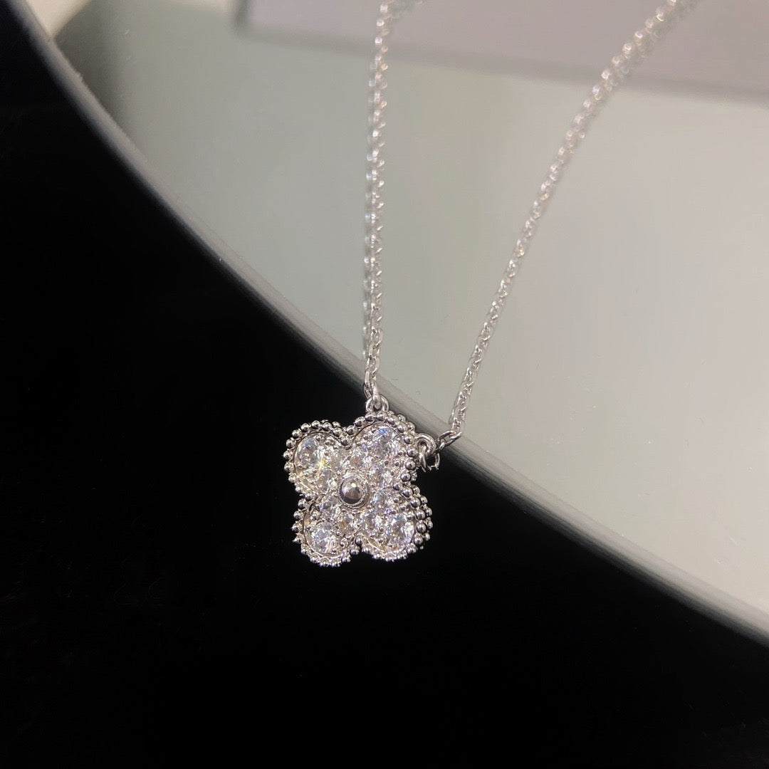 CLOVER 15MM DIAMOND SINGLE FLOWER NECKLACE