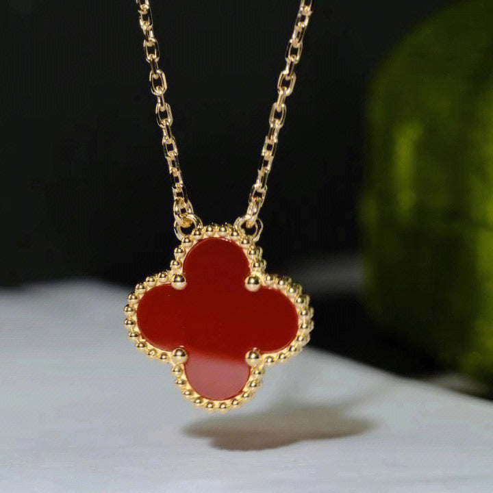 CLOVER 15MM CARNELIAN SINGLE FLOWER NECKLACE