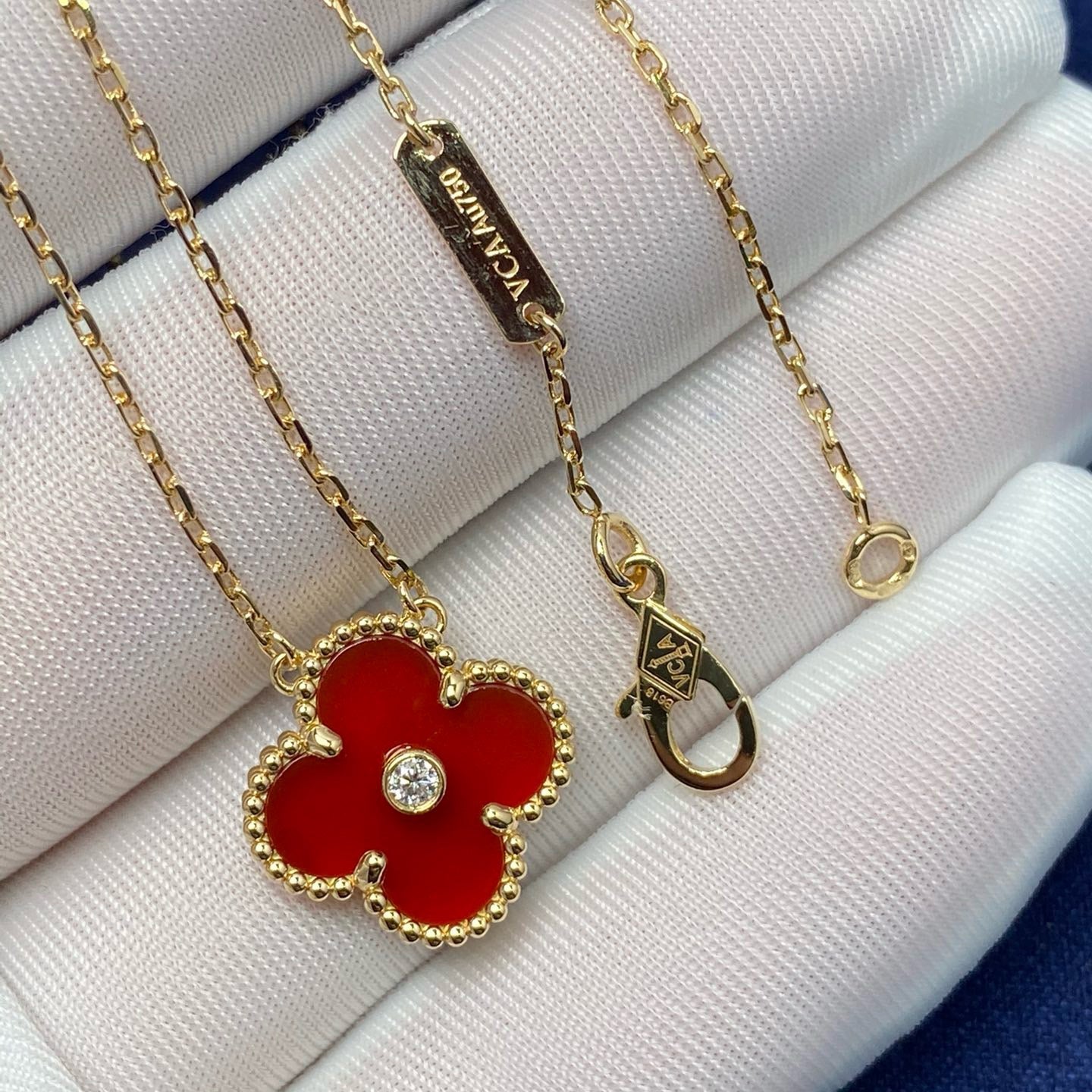 CLOVER 15MM DIAMOND CARNELIAN NECKLACE