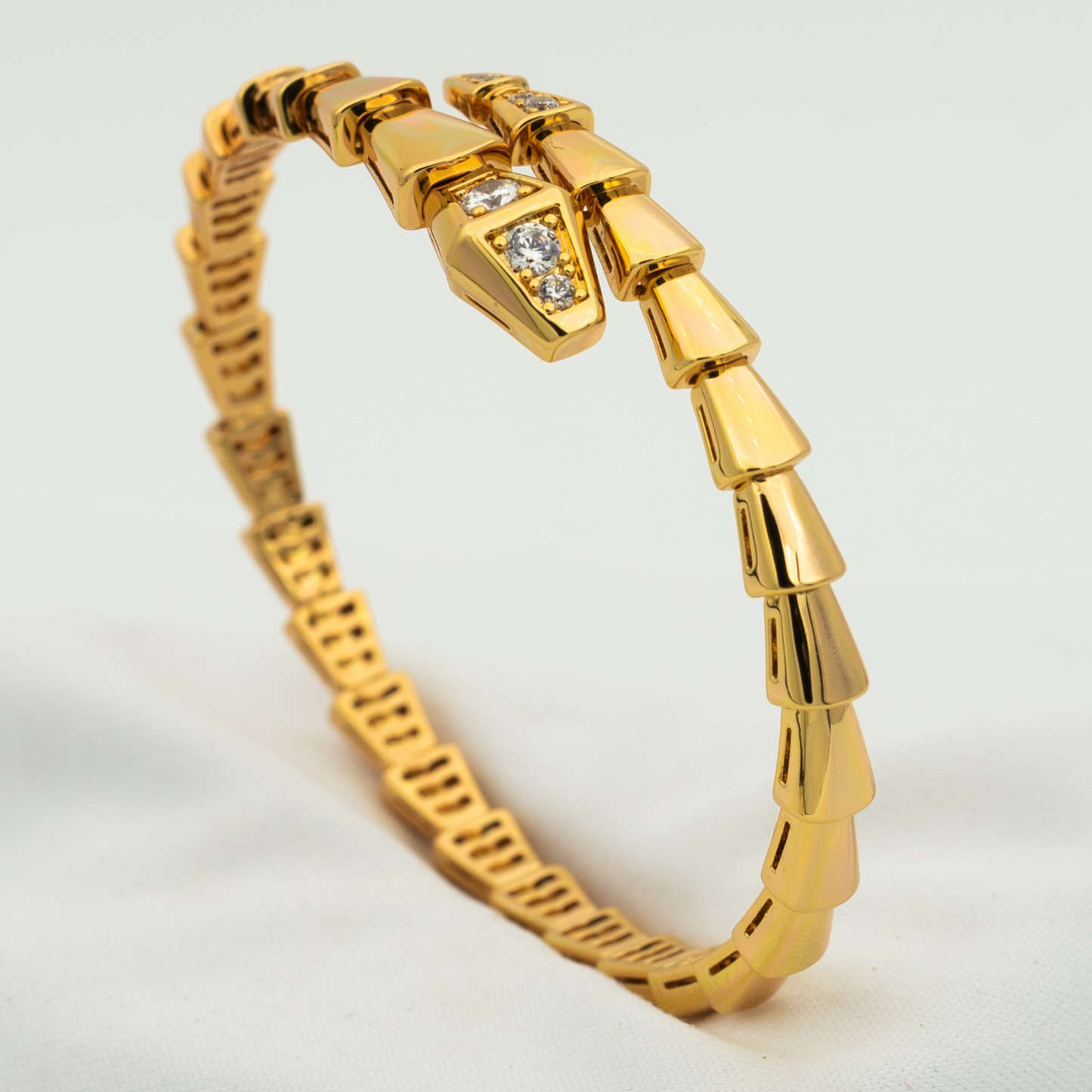 SERPENTI BRACELET DIAMONDS GOLD