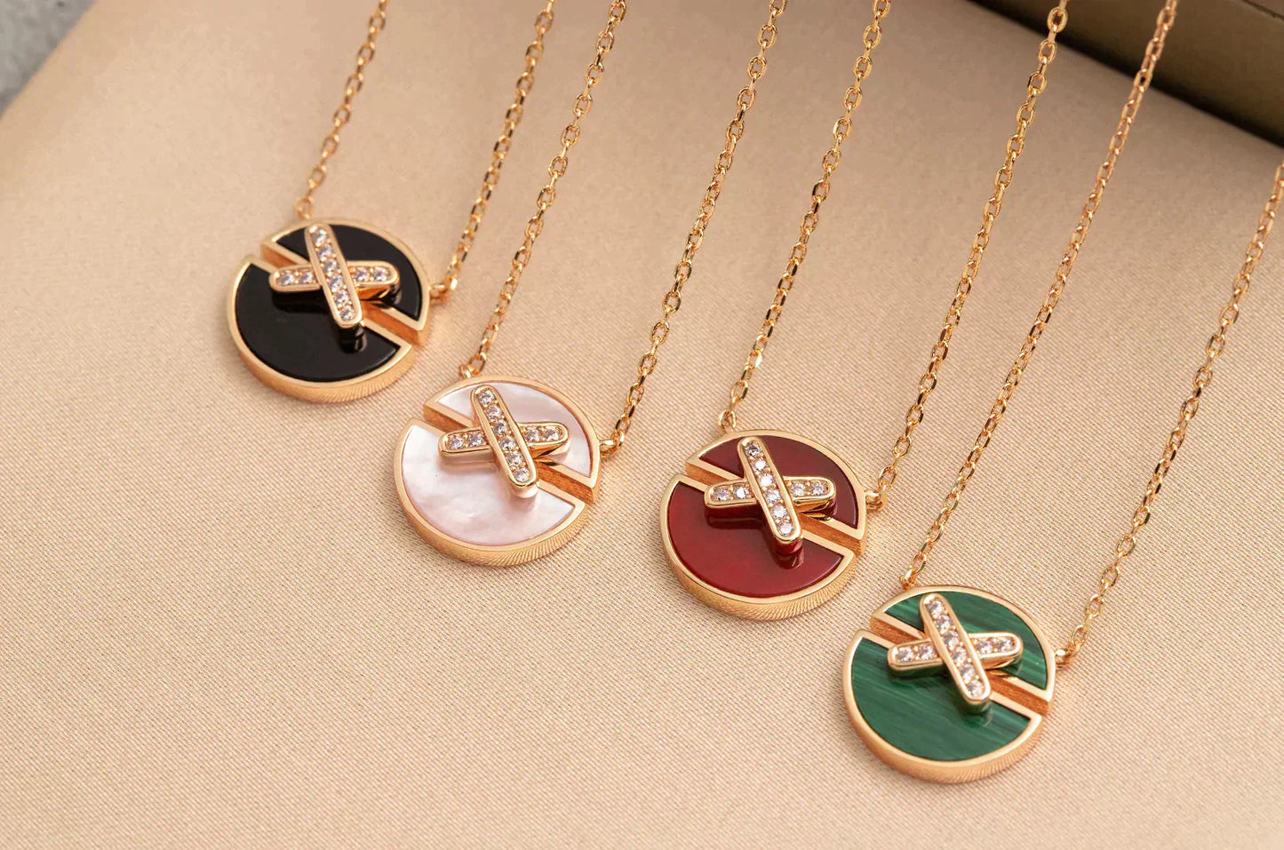 JEUX DE ROSE GOLD DIAMOND NECKLACE