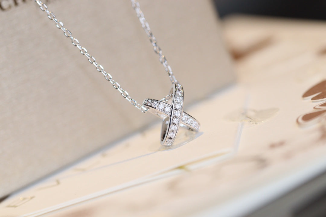 JEUX DE DIAMOND NECKLACE