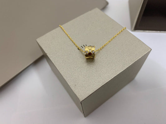 BEE LOVE DIAMOND NECKLACE