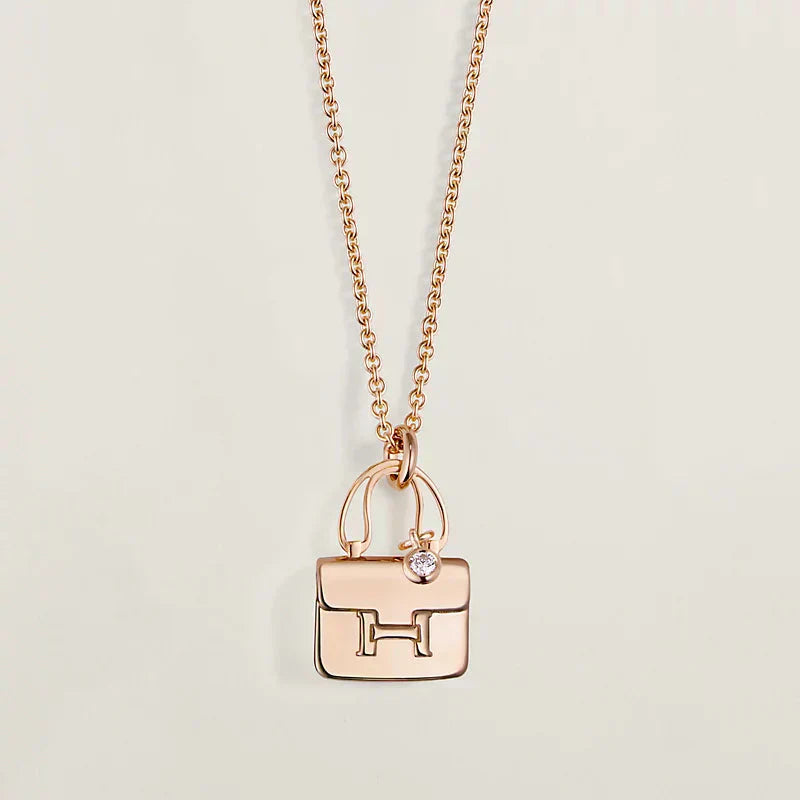 AMULETTE PEDANT ROSE GOLD NECKLACE