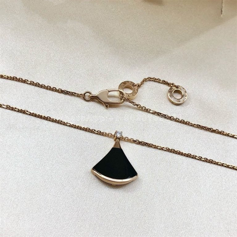 DREAM NECKLACE ONYX 1 DIAMOND