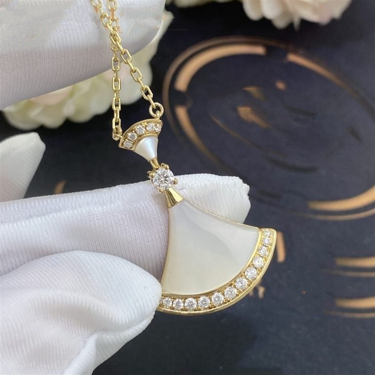 DREAM NECKLACE MOP GOLD DIAMOND