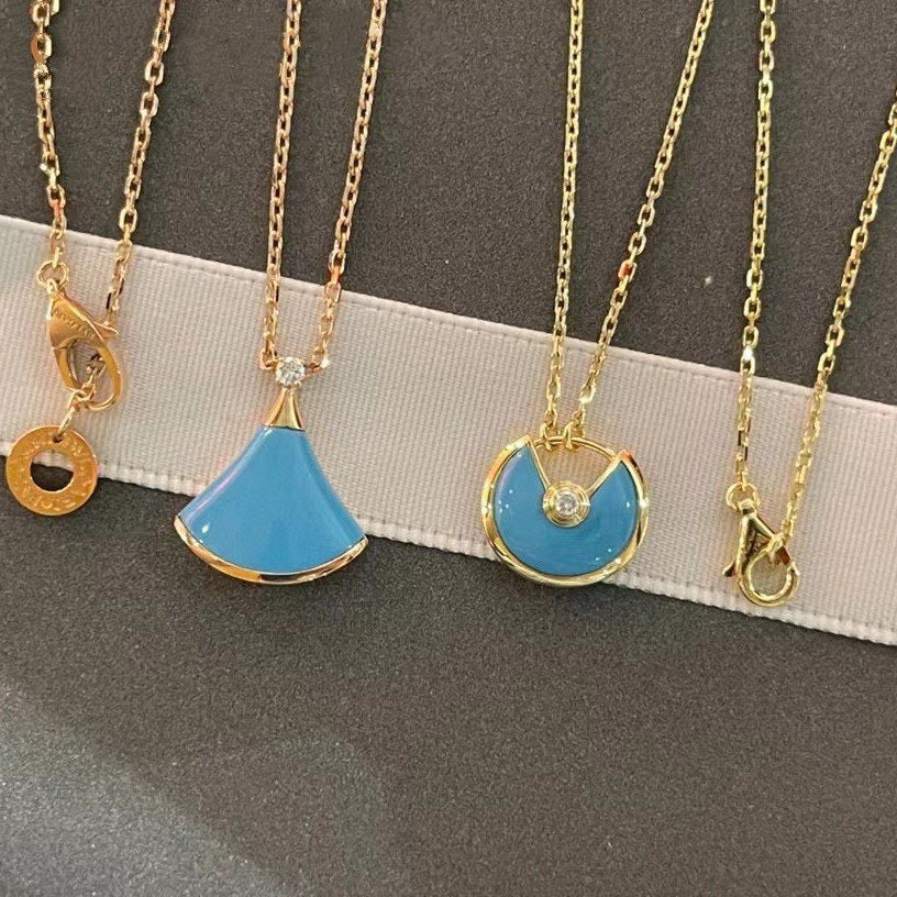 AMULETTE GOLD TURQUOISE NECKLACE