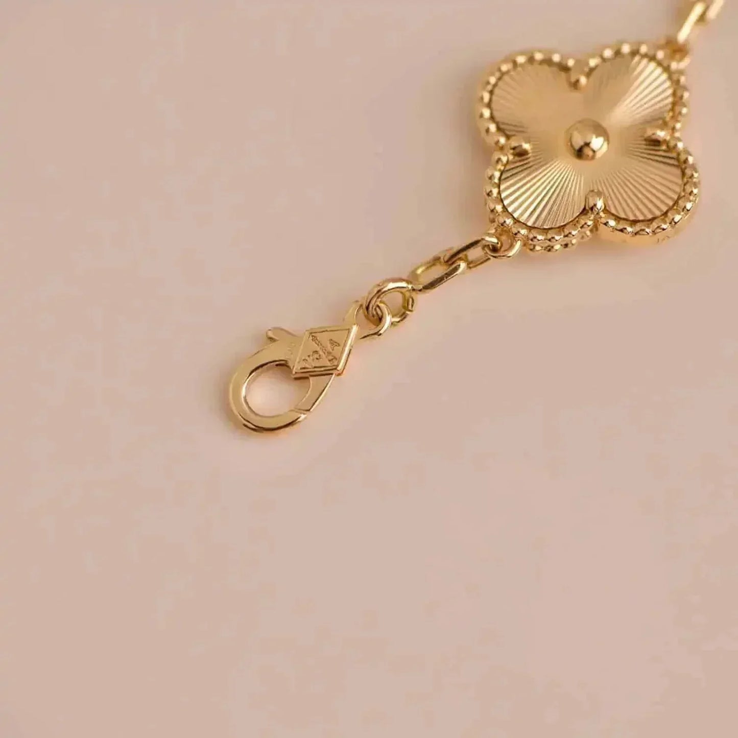 CLOVER 5 FLOWERS LASER BRACELET