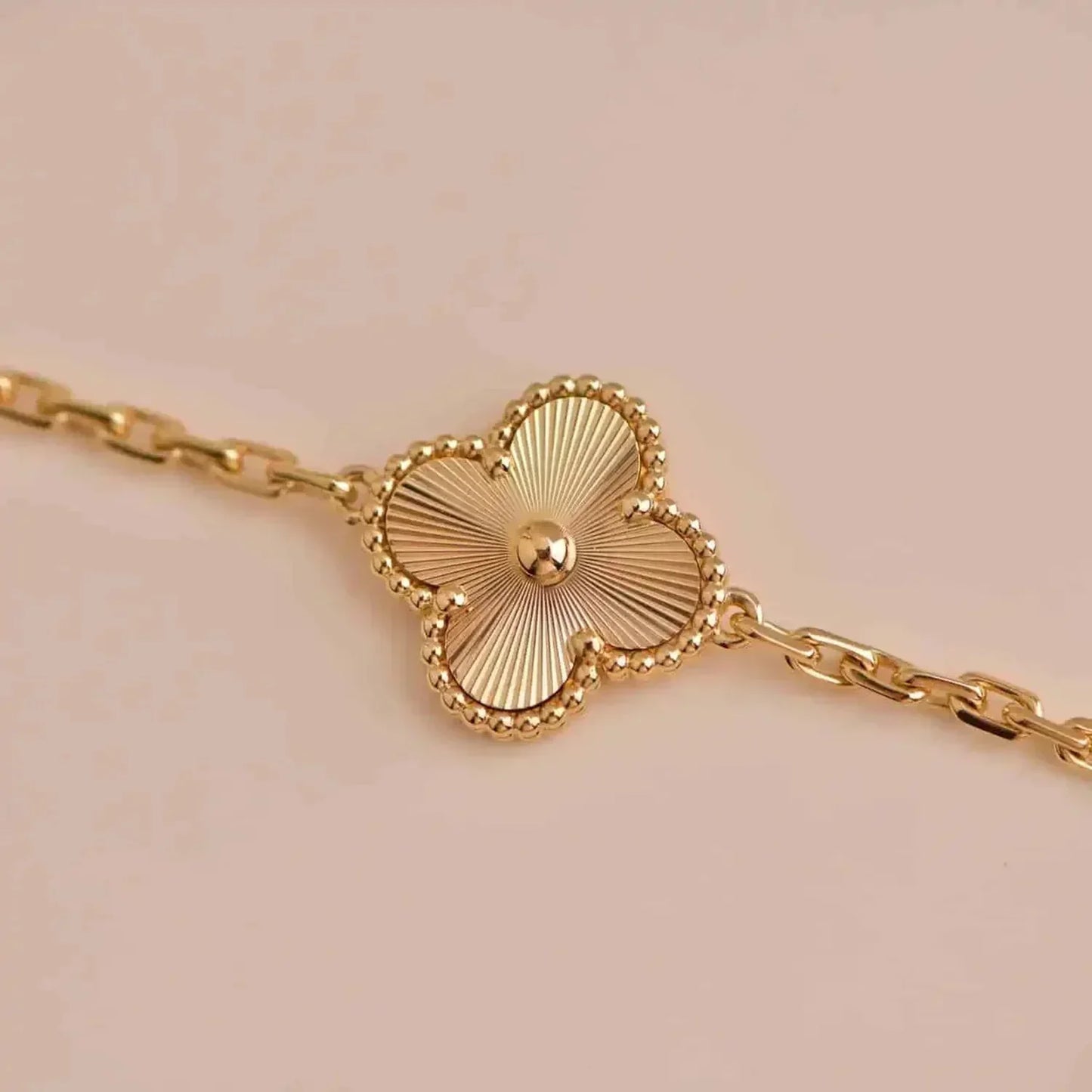 CLOVER 5 FLOWERS LASER BRACELET