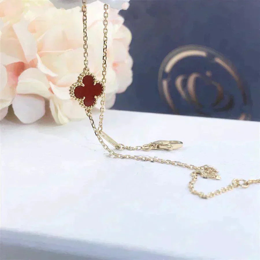 CLOVER  CARNELIAN SINGLE FLOWER BRACELET